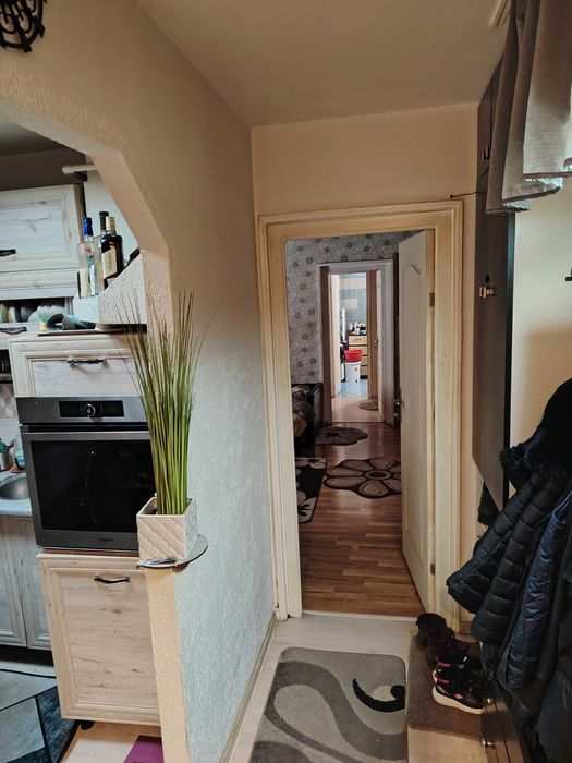 Vând apartament cu două camere