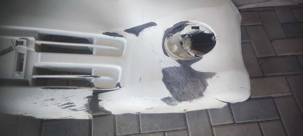 Бампер на ниссан эльгрант