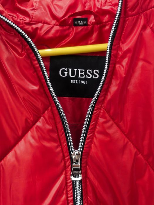 Яке guess с етикет