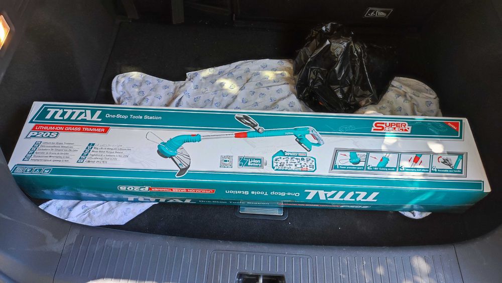 Продам аккумуляторную газонокосилку Total