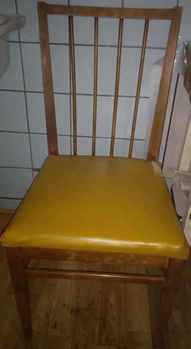 Продам стулья 4+1