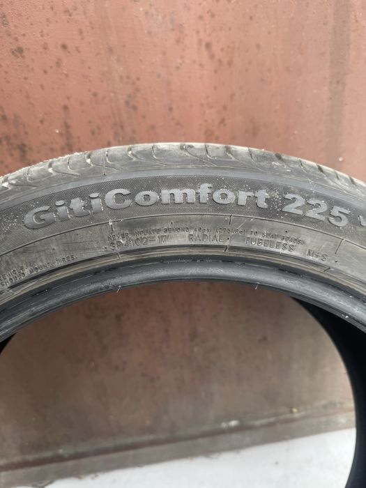 Резина новая 225/45 18
