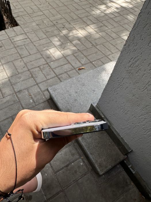 vand iphone 13 pro max