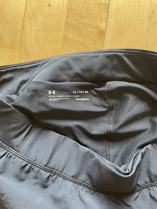 Short Underarmour marime L