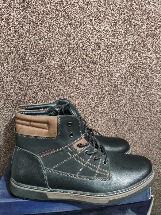 Продам зимнюю новую мужскую обувь