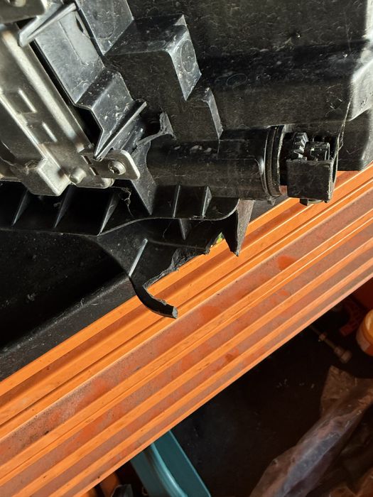 Ляв фар Бмв Ф40 Bmw F40 LED фар комплект