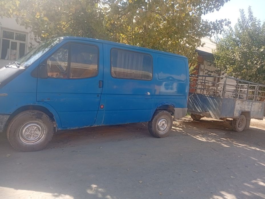 Ford tachkasi bn sotiladi mol va qoʻy tashish uchun