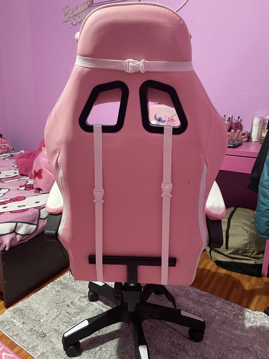 Scaun Gaming roz cu masaj
