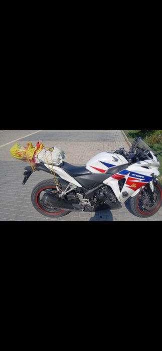 мотоциклет cbr250r