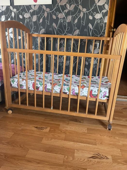 Продам манеж с матрасом