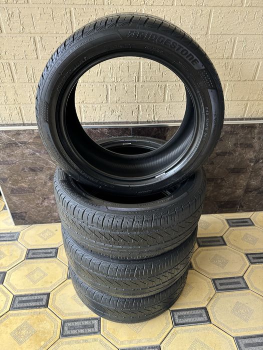 Летний Шины 245/45/18