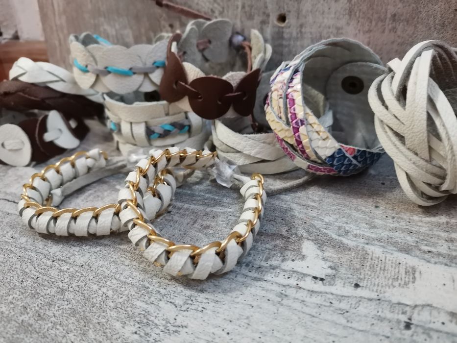 Продам кожаные  браслеты