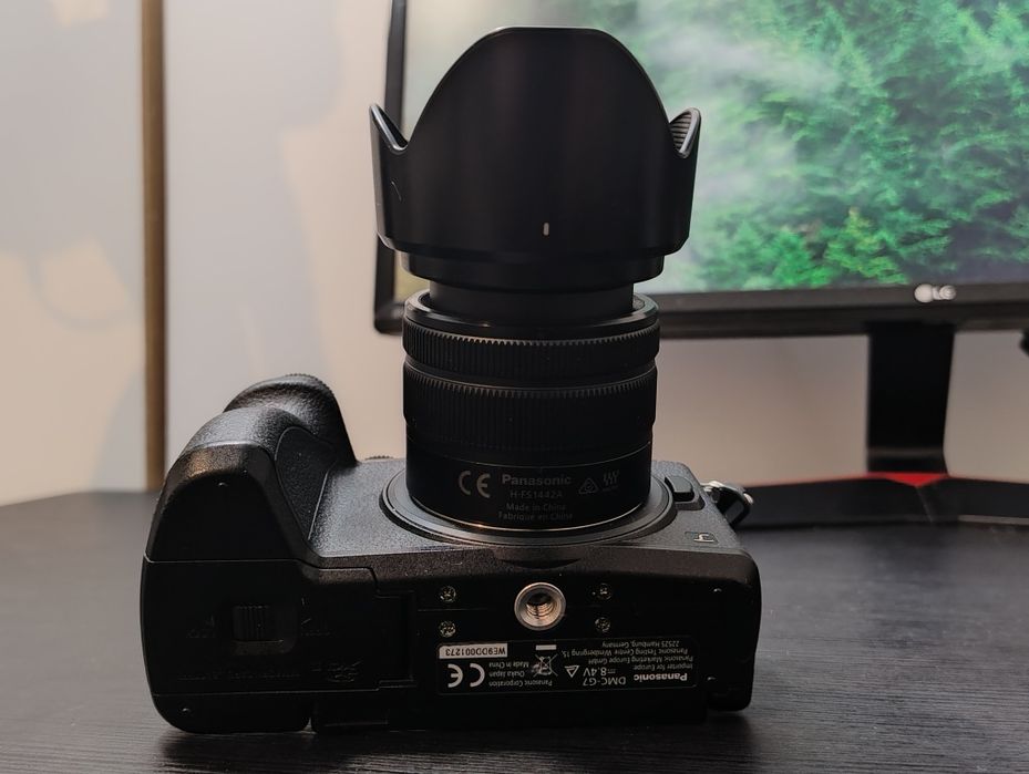 Lumix G7 + 25mm f1.7 + 14-42mm