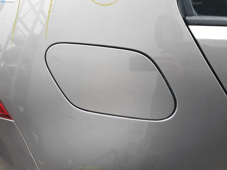 Usita Capac Rezervor Culoare LA7N Volkswagen Golf 7 Hatchback 2013 - 2017 Cod 5G0809909 5G0809857 [K9887]
