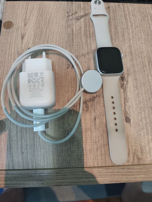 Apple watch , series 8
