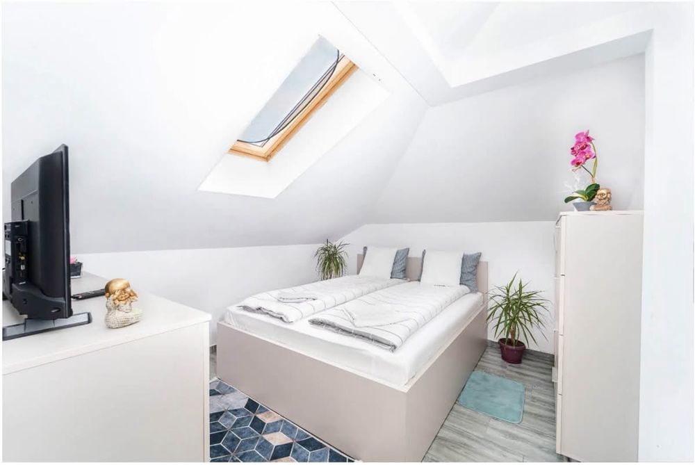 Inchiriez apartament la mansarda in Giroc