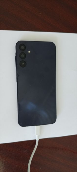 продаю телефон Samsung A15