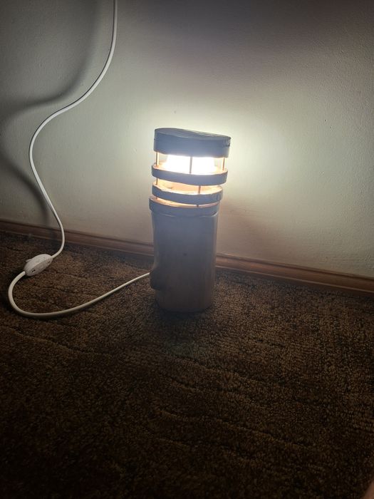 Lampă din lemn de fag