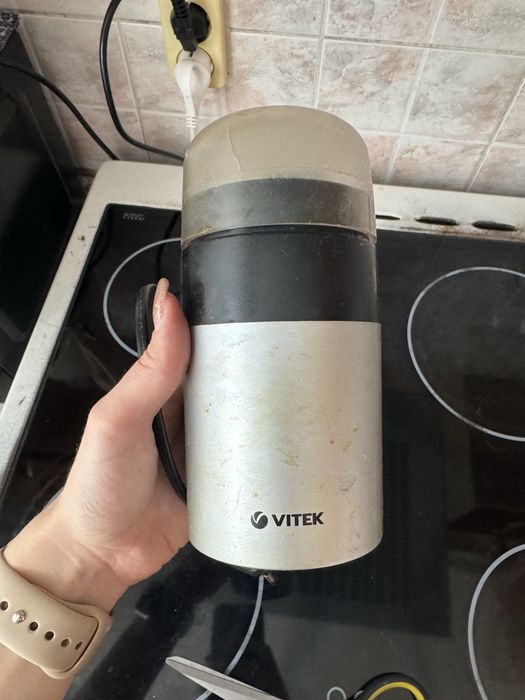 Продам Кофемолку VITEK