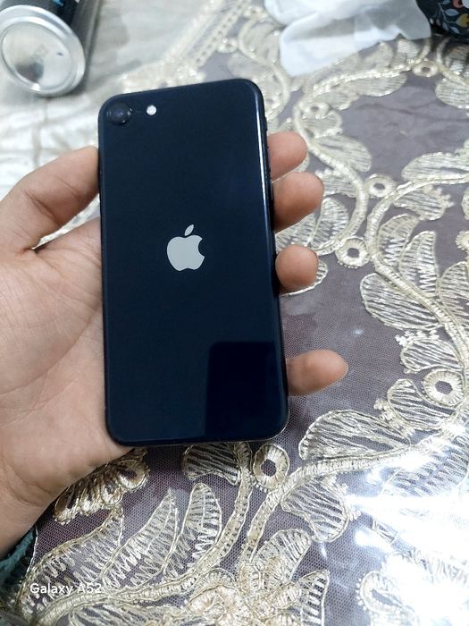 Iphone se 2020  xotira 64gb  narxi ozroq kelishamiz