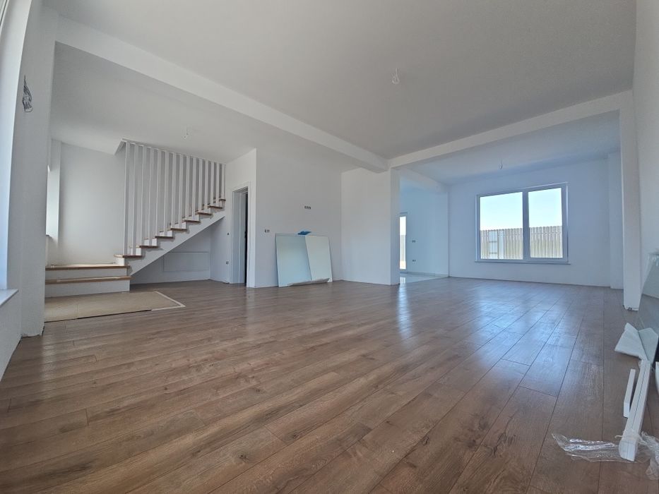 Casa individuala, 700 mp teren, zonă Valea Lupului-Rediu