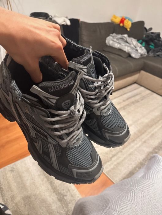 Balenciaga runner