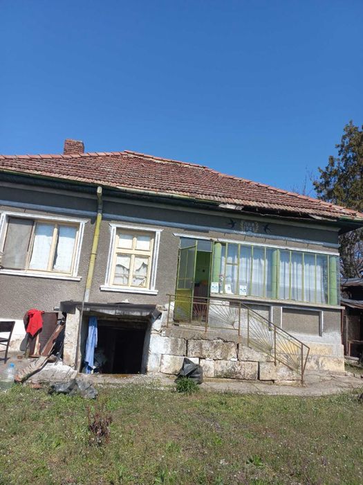 Продава къща в с.Градец община Видин