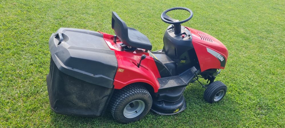 Tractoraș pentru tuns gazon
