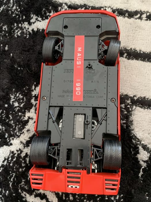Macheta Auto Ferrari F40 1:18