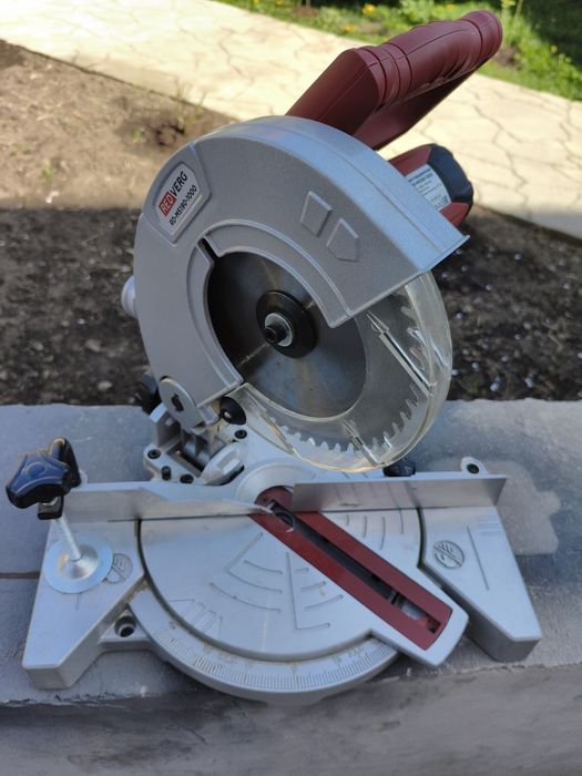 Пила торцовочная. Торцовка. Redverg, 190мм