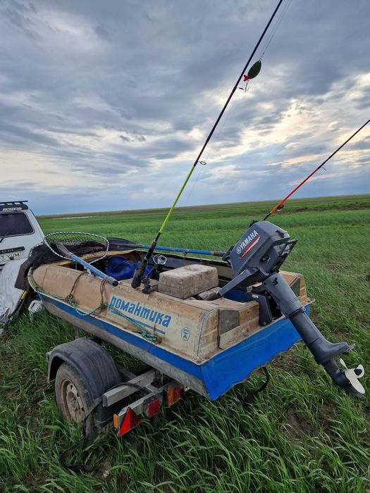 Пррдаётся лодка "Романтика".