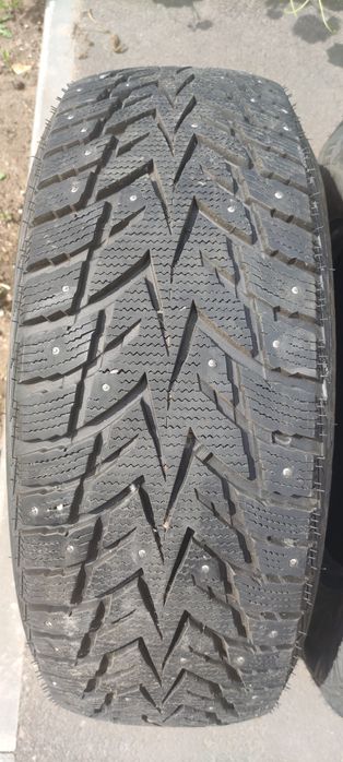 Продам зимние шипованые шины