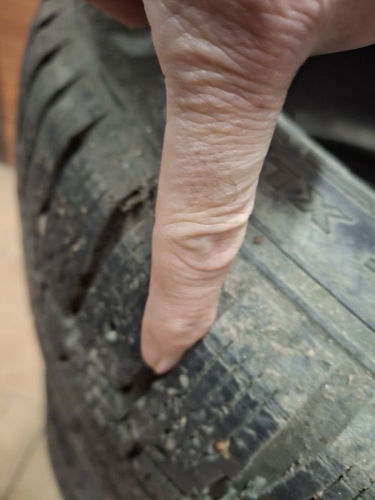 Покрышки зимние шипованные