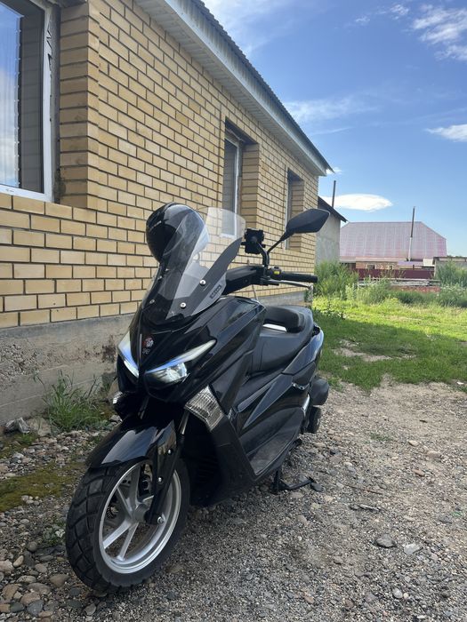 Продам скутер Nmax