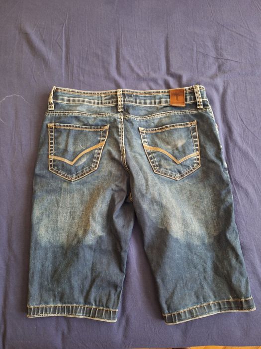 Продавам къси дънки TEODOR