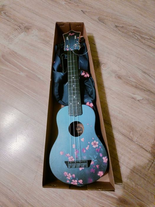 Укулеле "Flight" в расцветке сакура