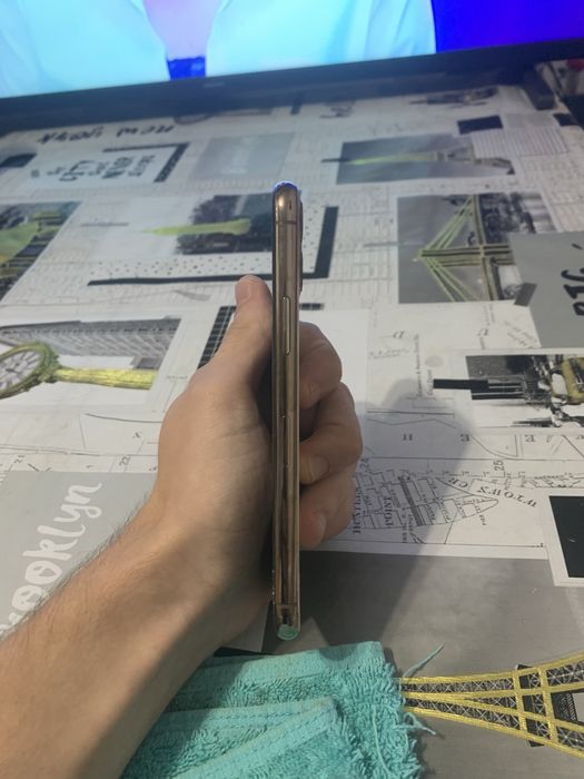 Iphone 11 pro  gold