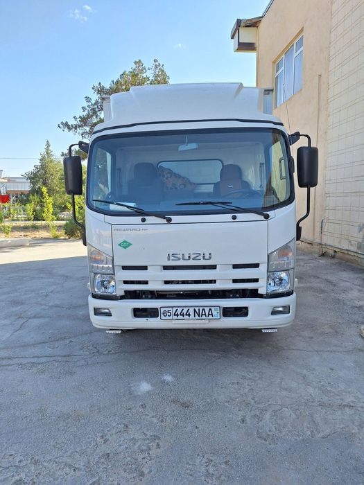 Изузи фургон металлические 5 тонна CNJ завотиской метан сотилади холат