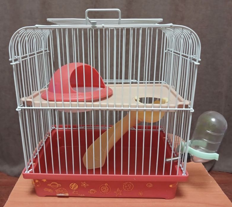 Продам 2 клетки для хомяка + подарок