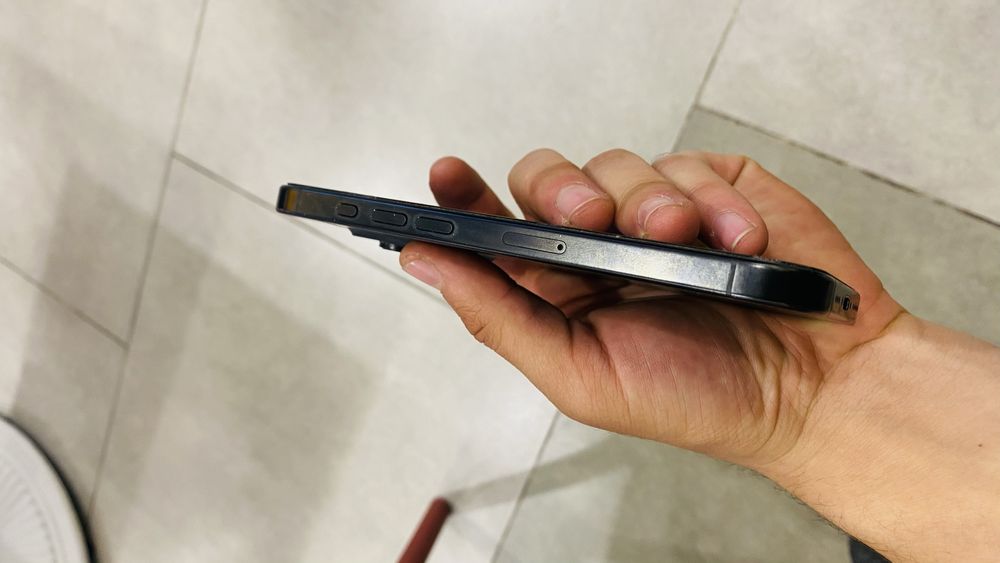 Продам срочно Iphone 16 PRO 256