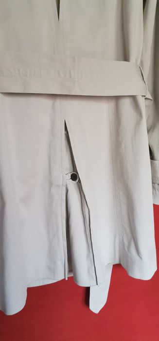 Pardesiu trench coat dama ZARA primavara marimea M crem impecabil