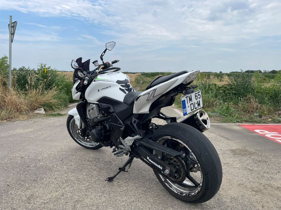 Vând Kawasaki Z750L 2008 injecție cu posibilitate de Rate