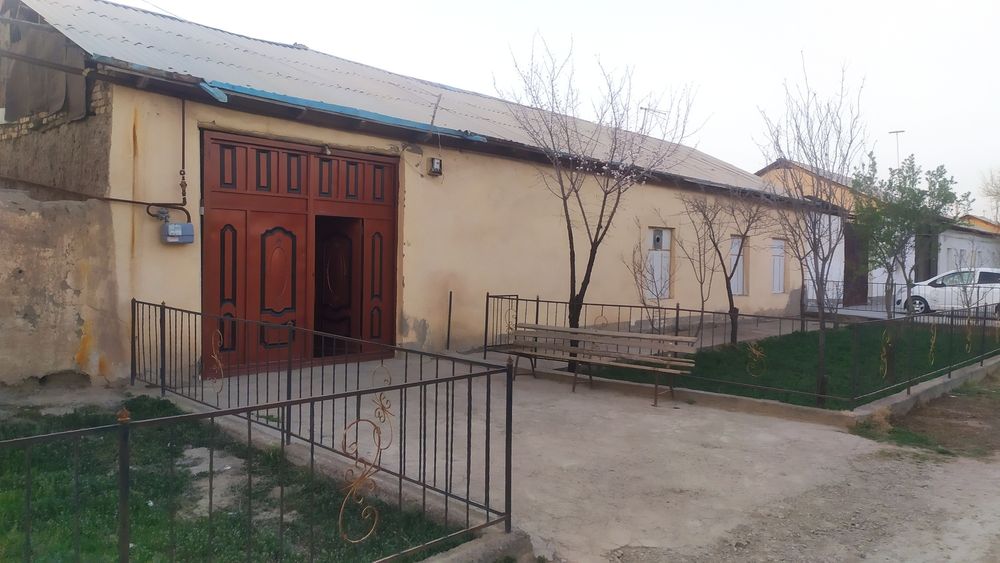 Xovli sotiladi sirochna Qarshi tuman uzumzor maxallasi