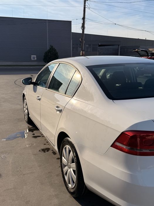VOLKSWAGEN Passat 2012 — imagine 4