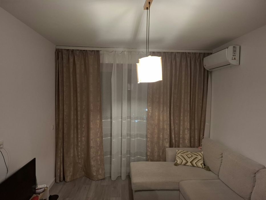 Închiriez apartament