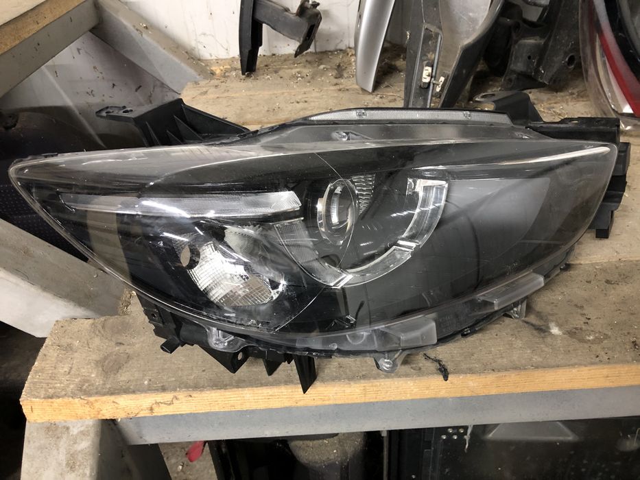 4 броя десен фар Mazda CX5