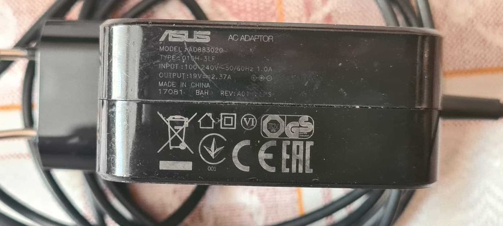 Incarcator pentru laptop Asus mufa subtire,stare buna