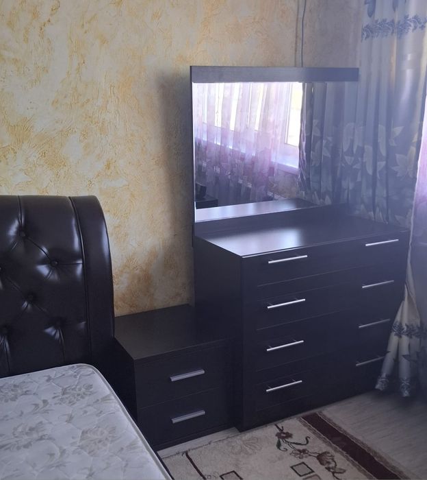 Продам спальный гарнитур