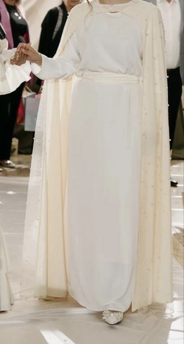 Платье на узату со шлейфом