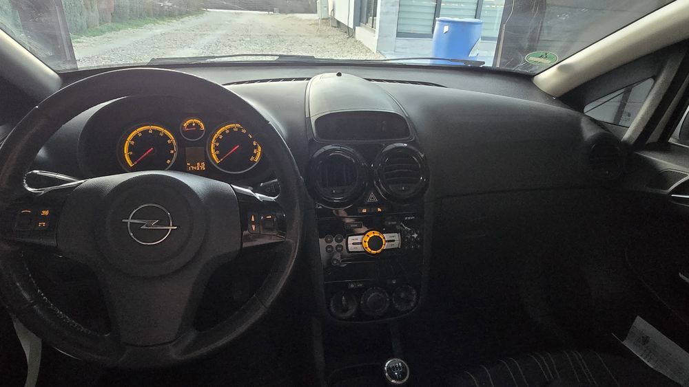 Vand Opel Corsa 1.2 benzina